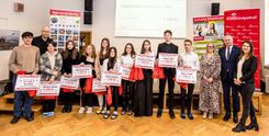 ORLEN Unipetrol podpořil litvínovskou Scholu Humanitas a její nadané studenty částkou 410 000 Kč